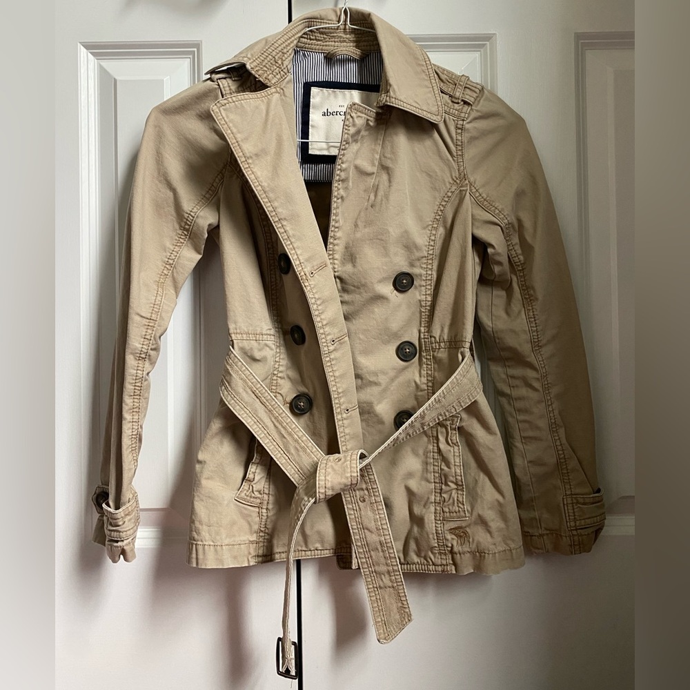 Abercrombie Kids Girls Trench Coat- tan/beige color, size Medium